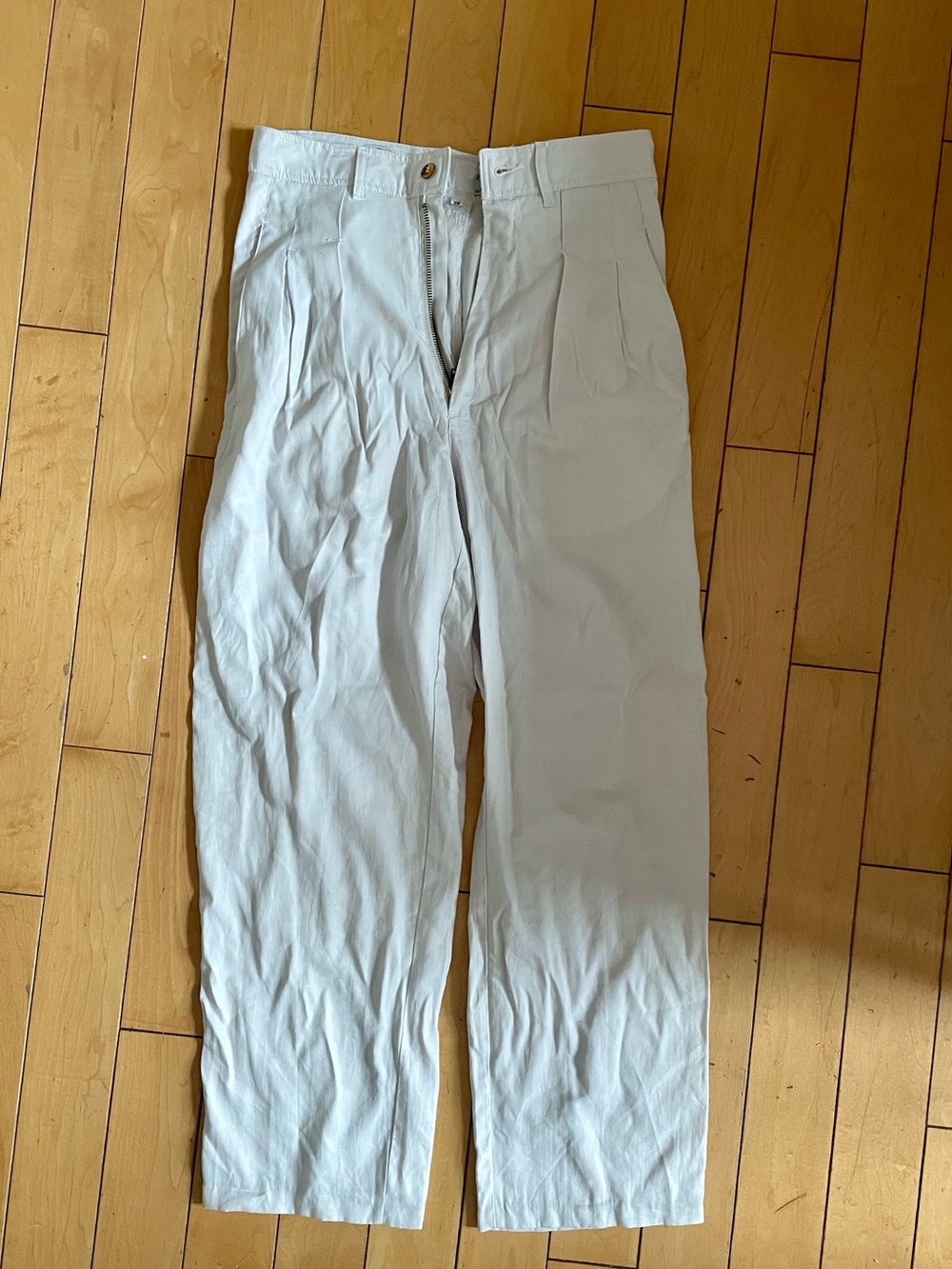 Vintage Pleated women’s Trousers in Light Beige